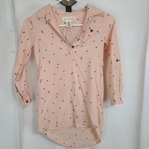 (1433) H&M LOGG Youths Long Sleeve Button Down Shirt, Size: 7-8 Y Color Pink